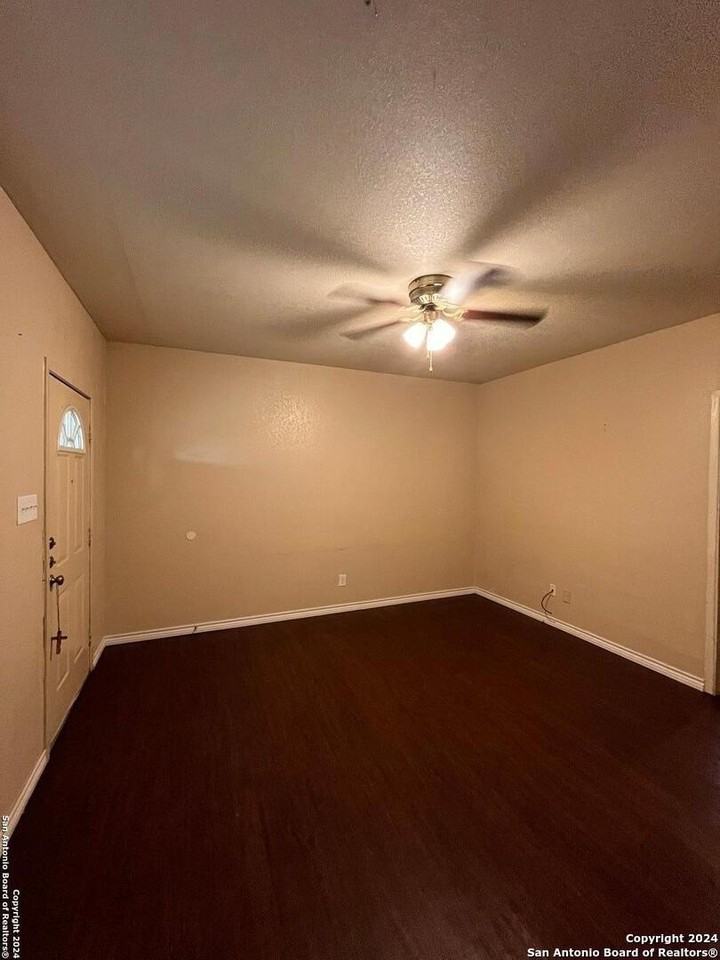 6911 N Us Highway 281 #1 - Photo 5 of 12