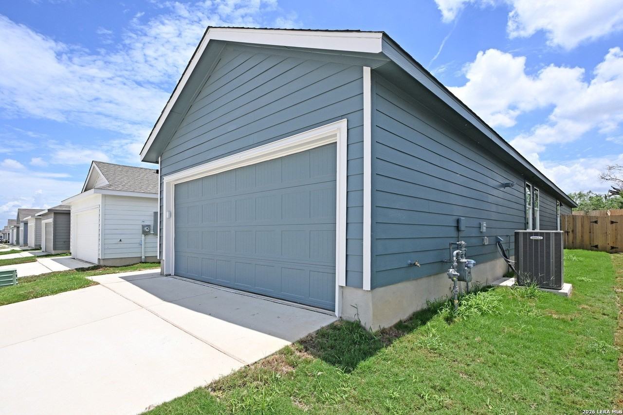 3771 Moon Hill Rd - Photo 3 of 25