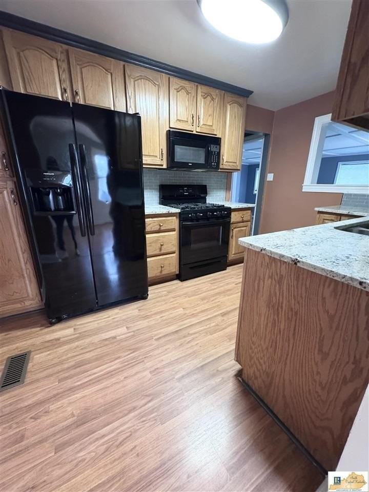 625 N Main St - Photo 7 of 27