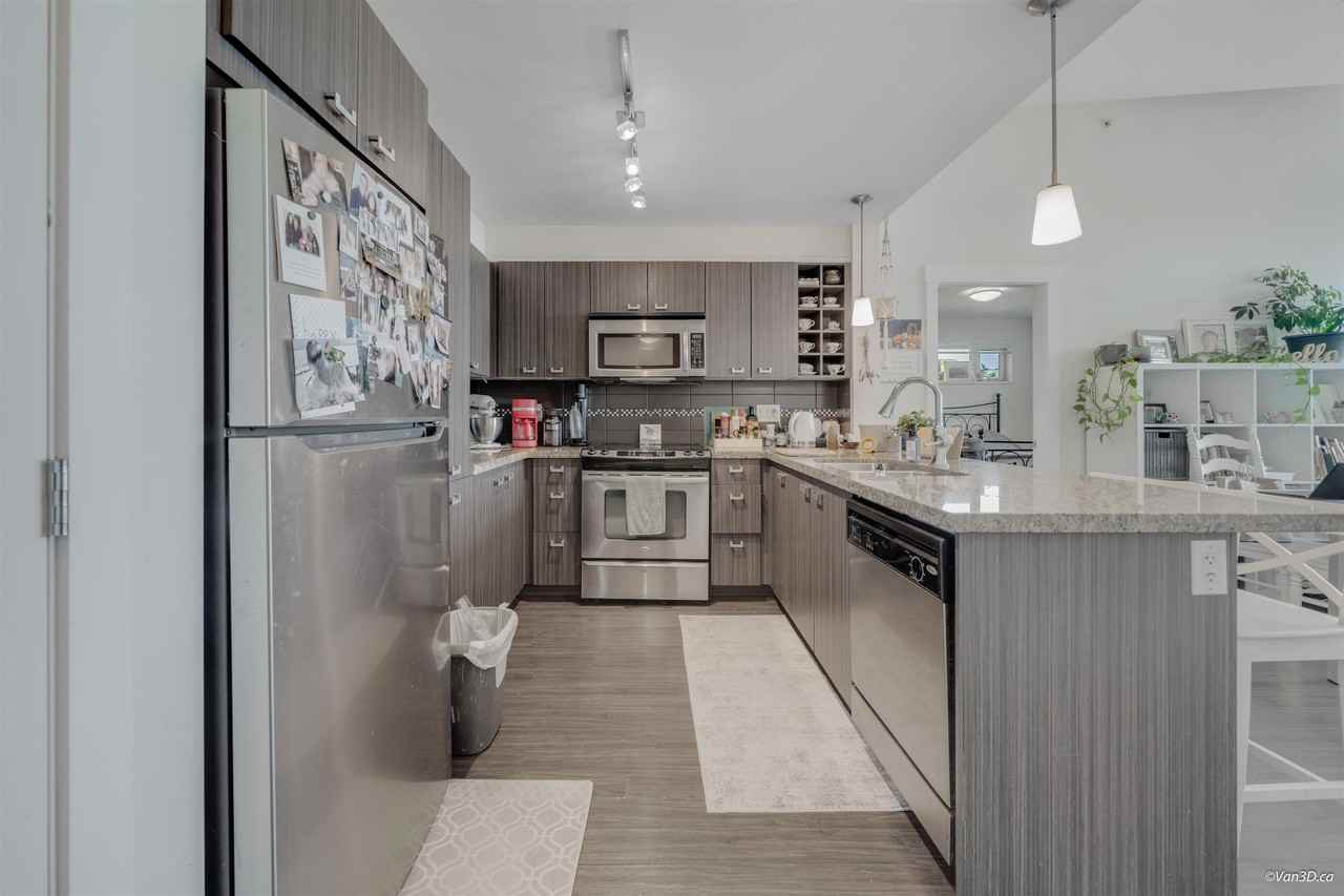 709 12th Street - Photo 4 of 12