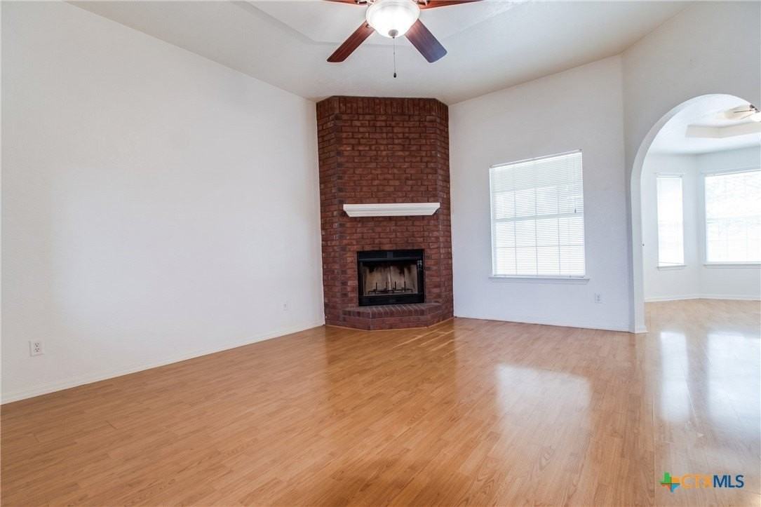 5211 James Loop - Photo 3 of 10
