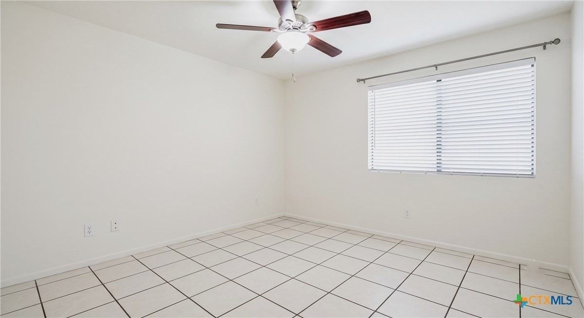5211 James Loop - Photo 5 of 10