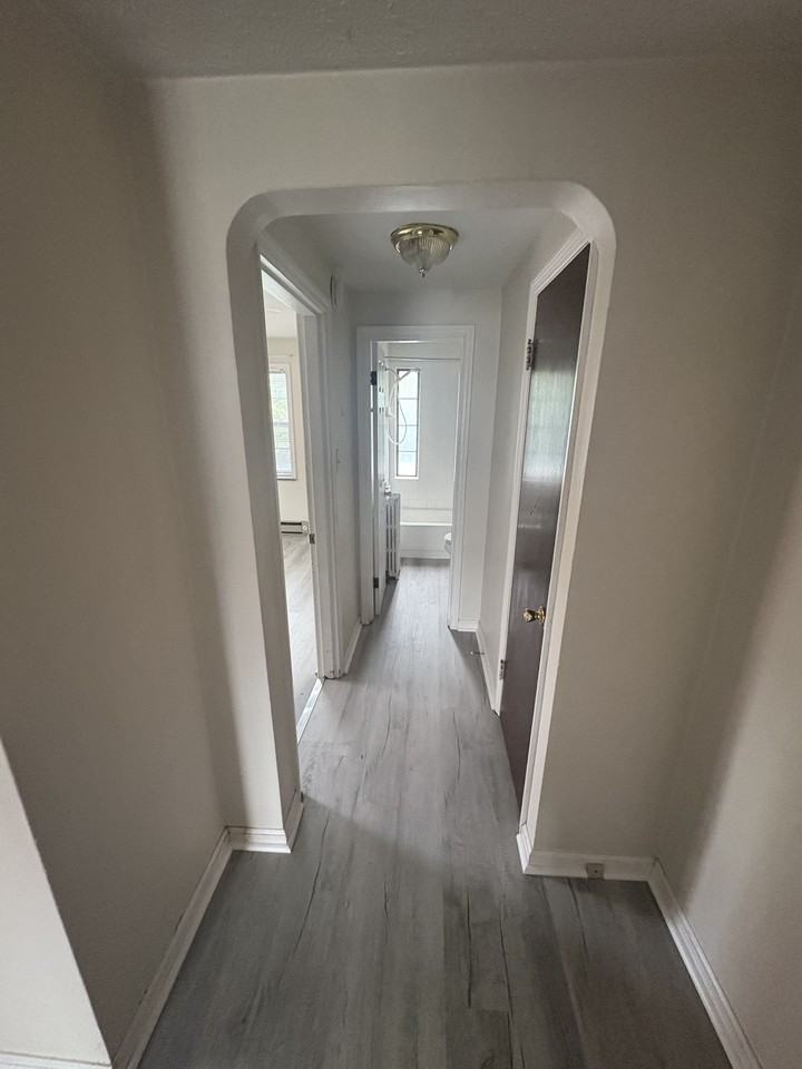 514 Corona Ave #A - Photo 5 of 13
