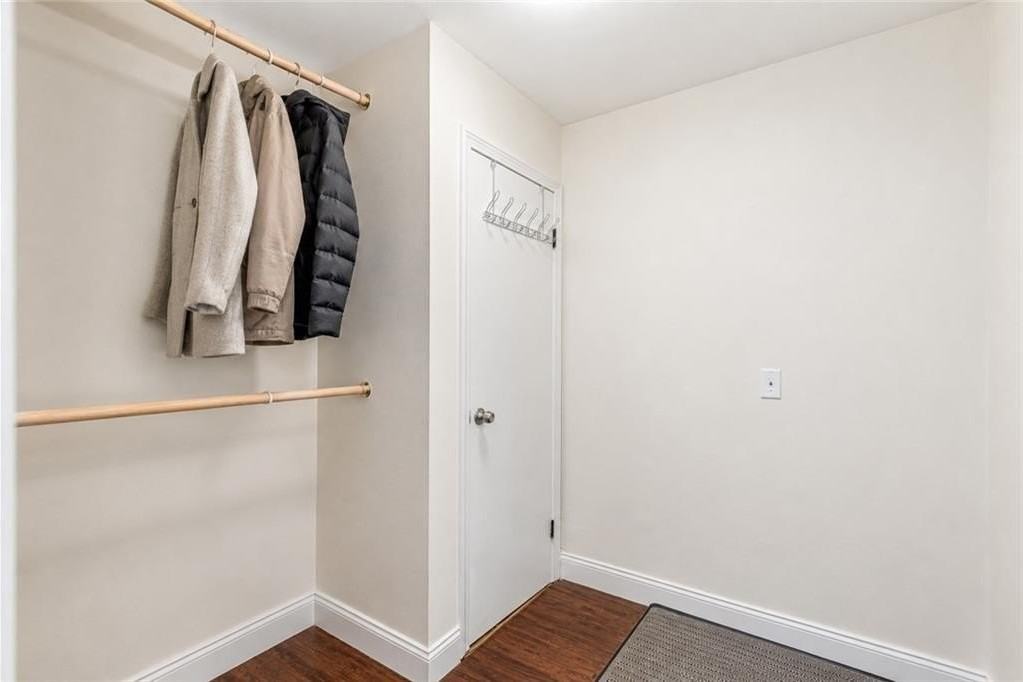 5 Interlocken Rd - Photo 7 of 43