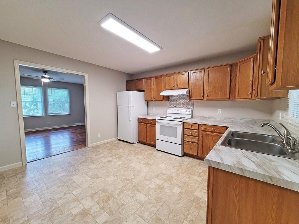 8600 Reedy Creek Rd - Photo 6 of 16