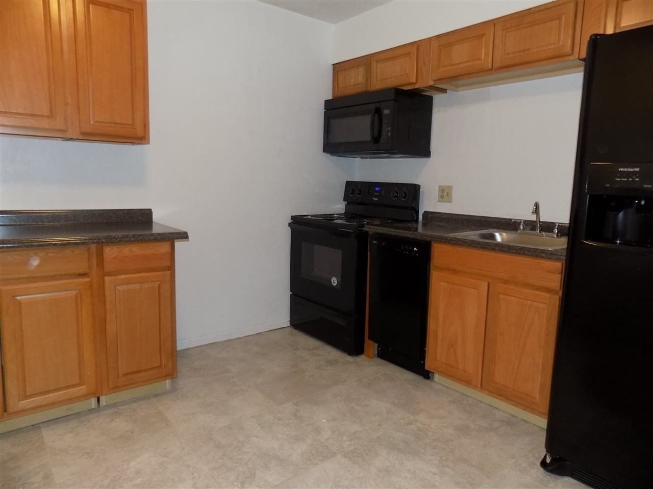 700 N Calhoun St #B5 - Photo 2 of 12