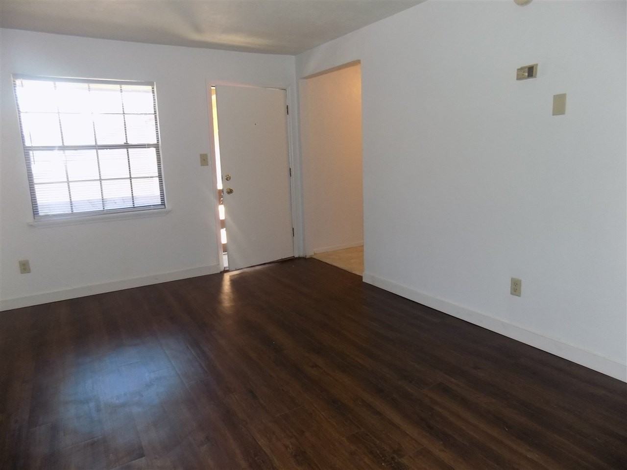 700 N Calhoun St #B5 - Photo 6 of 12
