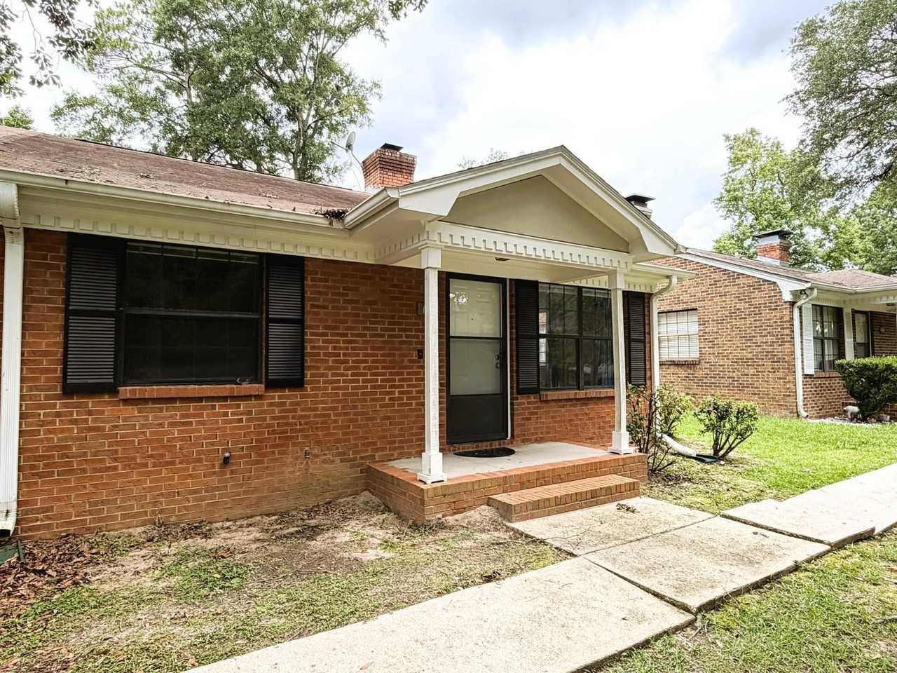 136 Belmont Rd - Photo 2 of 31