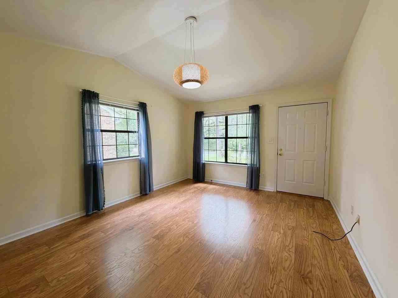 136 Belmont Rd - Photo 5 of 31