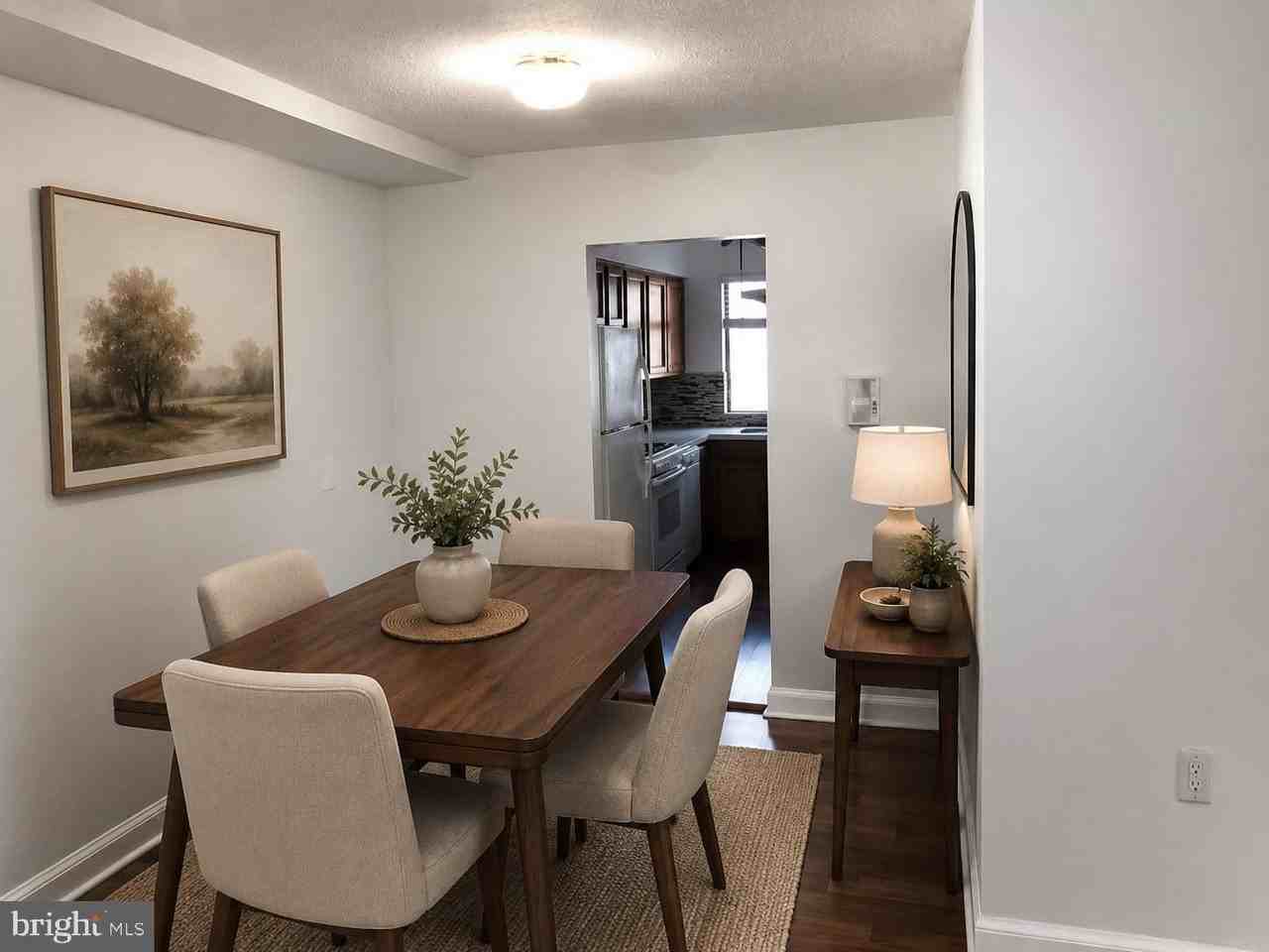 3819 Davis Pl Nw #2 - Photo 3 of 10
