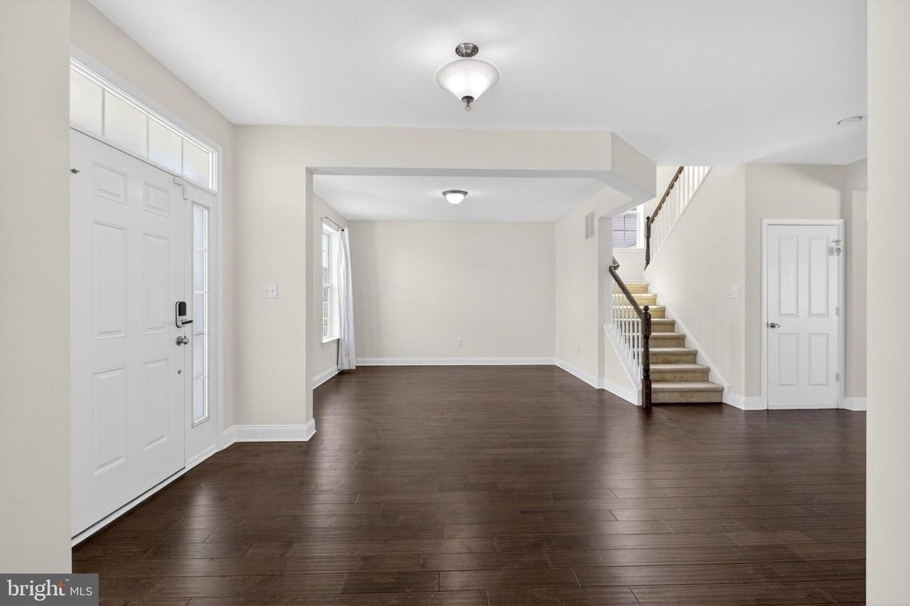 2707 Henry Moore Ln - Photo 5 of 34