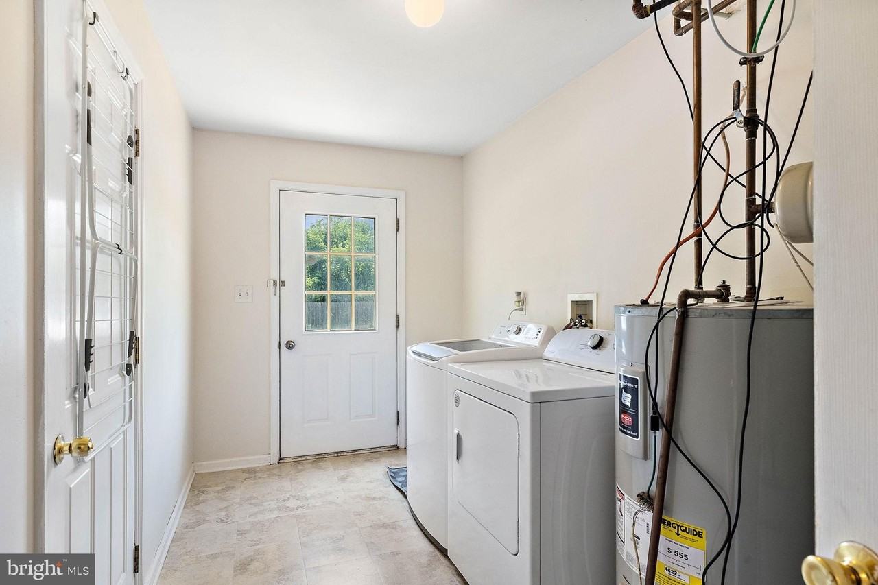 906 Gray St - Photo 4 of 21