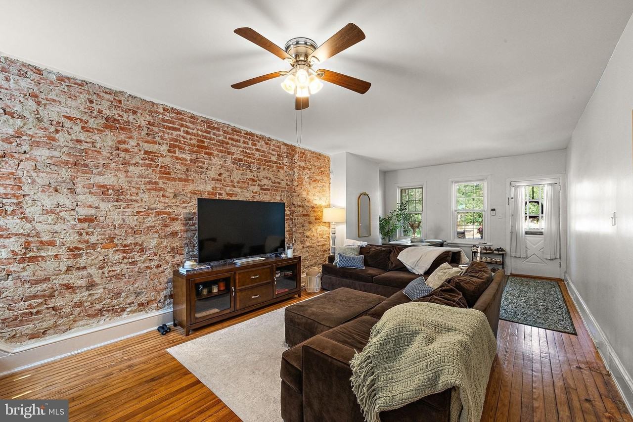 1612 N Union St - Photo 3 of 12