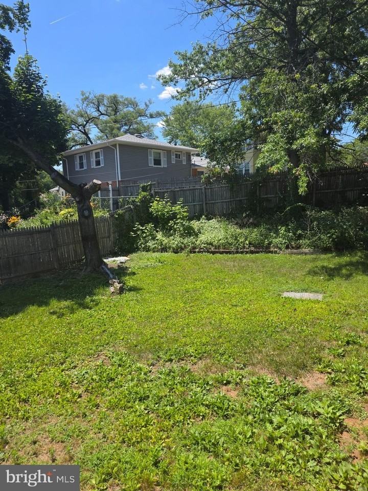 4803 Paulson Dr - Photo 3 of 47