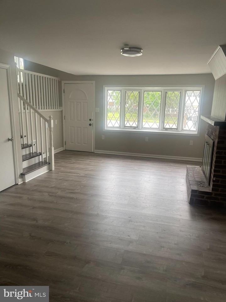 4803 Paulson Dr - Photo 5 of 47