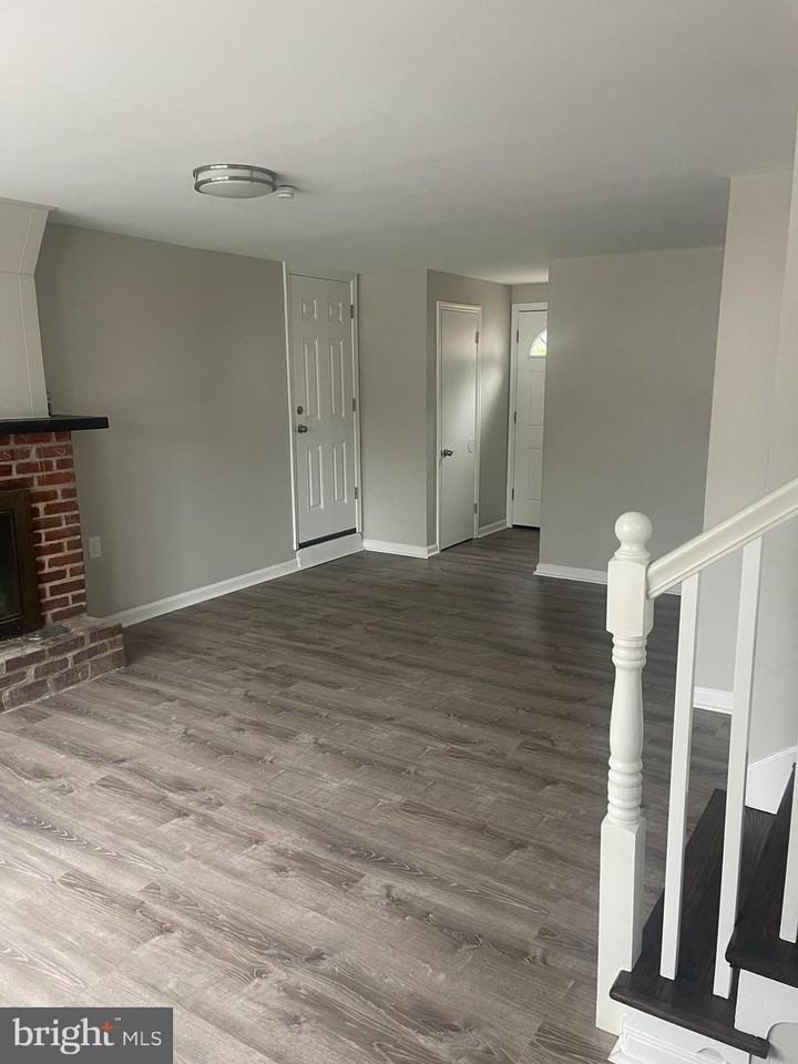 4803 Paulson Dr - Photo 6 of 47