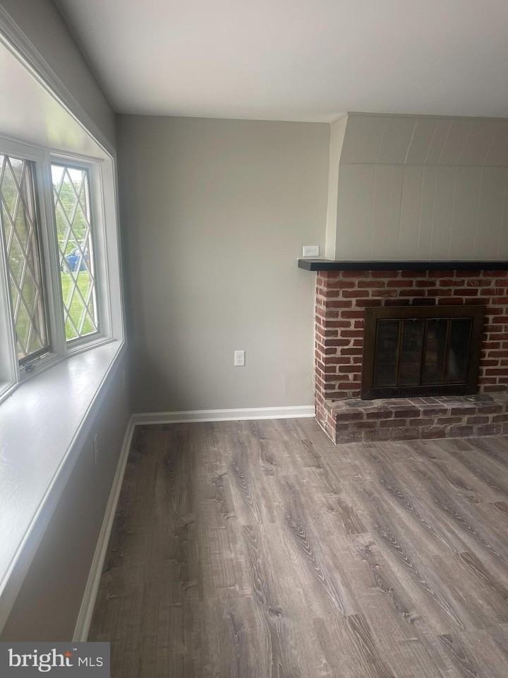 4803 Paulson Dr - Photo 7 of 47