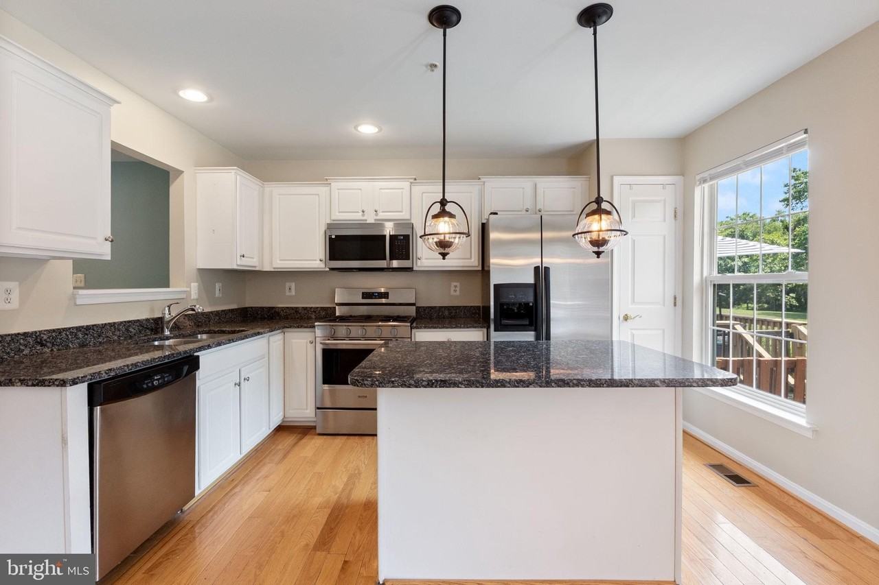 623 Captain John Brice Way - Photo 7 of 29