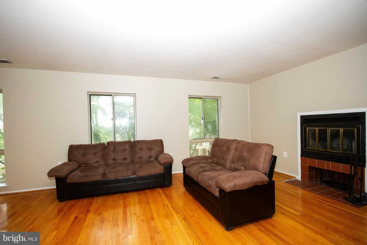 10B W Lee St #R72 - Photo 3 of 19