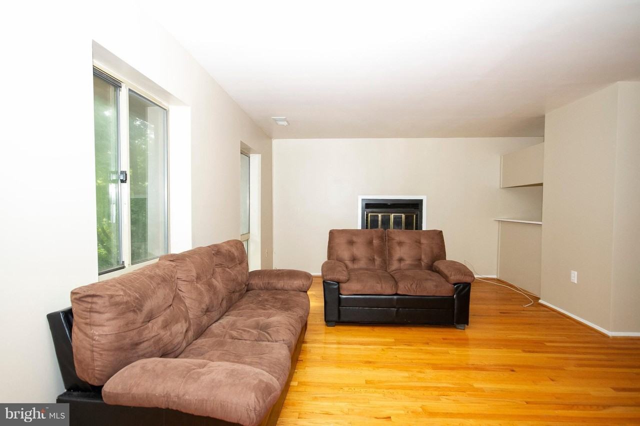 10B W Lee St #R72 - Photo 4 of 19