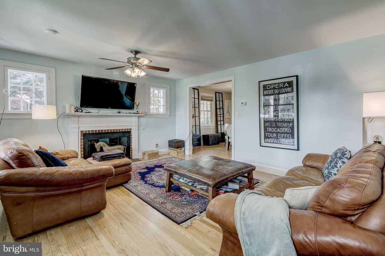 706 Regester Ave - Photo 3 of 39
