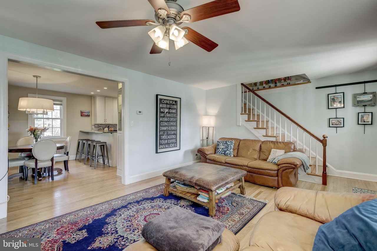 706 Regester Ave - Photo 4 of 39