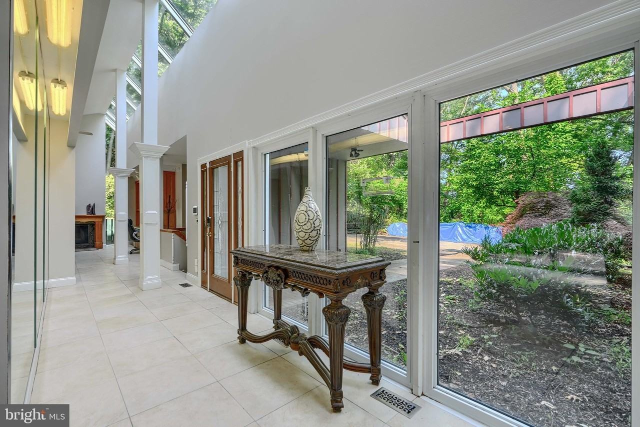 2101 Tufton Ave - Photo 3 of 50