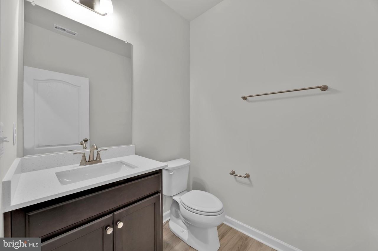2906 Lewis And Clark Ave - Photo 7 of 45