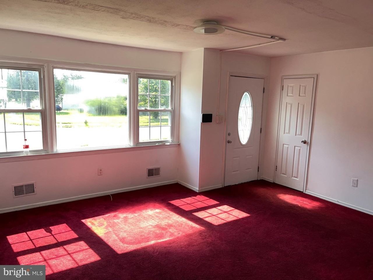 1145 Lower Ferry Rd - Photo 2 of 10