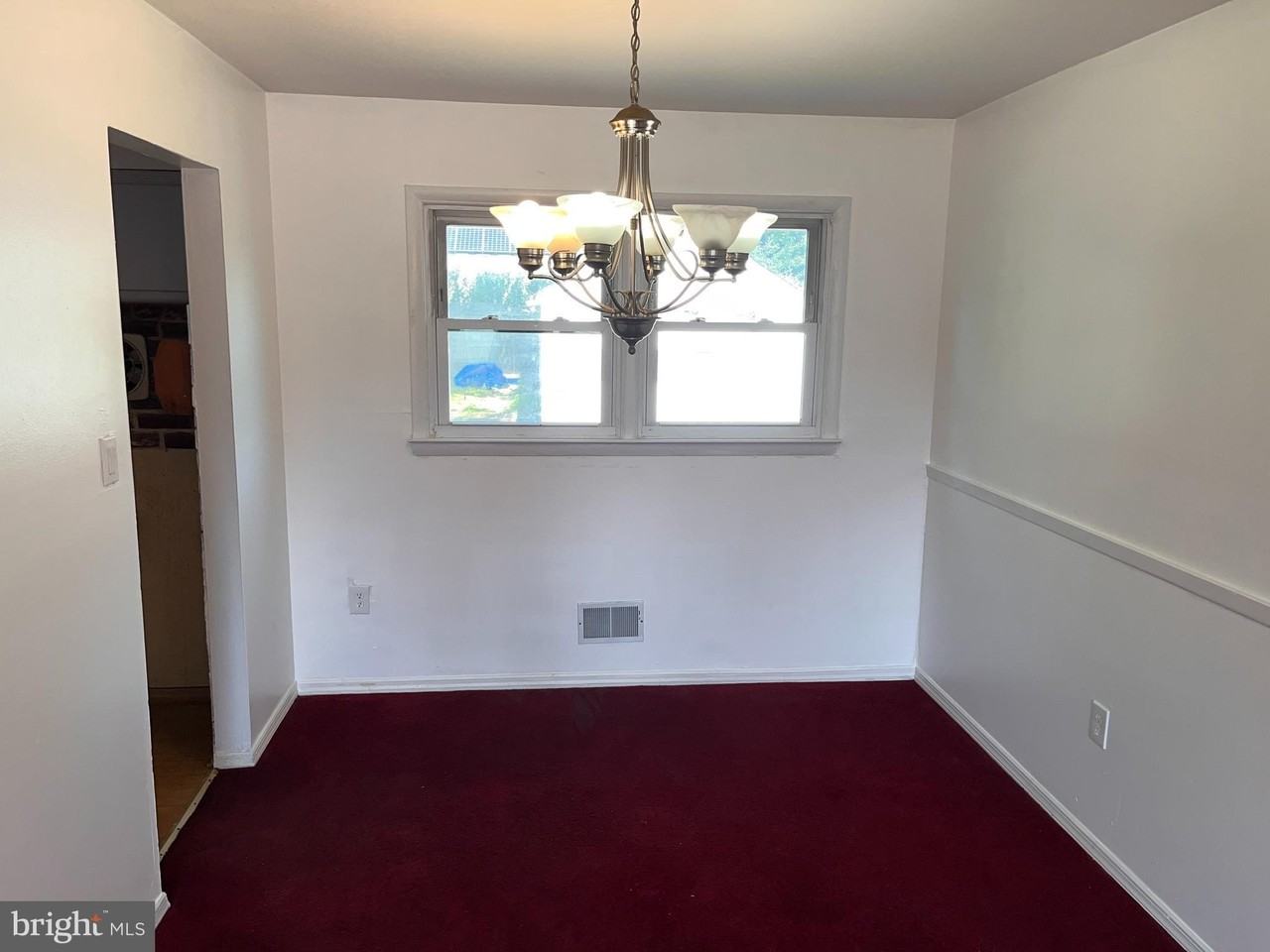 1145 Lower Ferry Rd - Photo 4 of 10