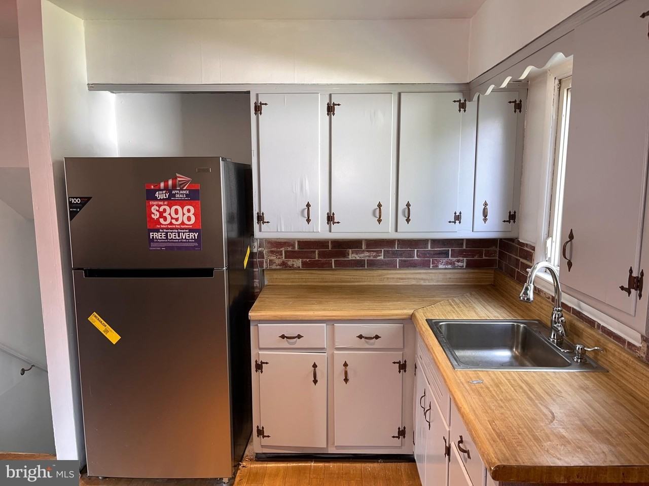 1145 Lower Ferry Rd - Photo 5 of 10