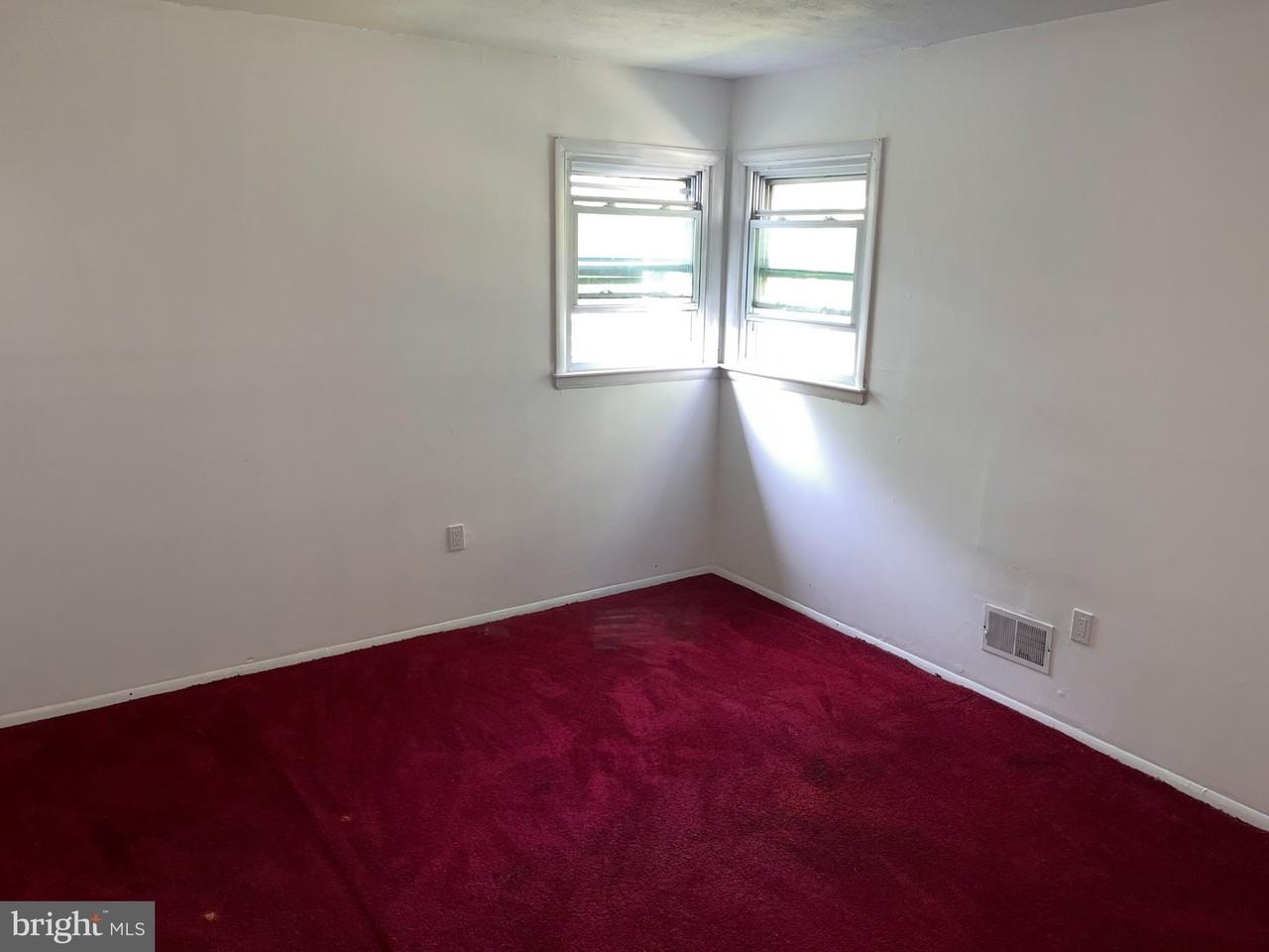 1145 Lower Ferry Rd - Photo 6 of 10