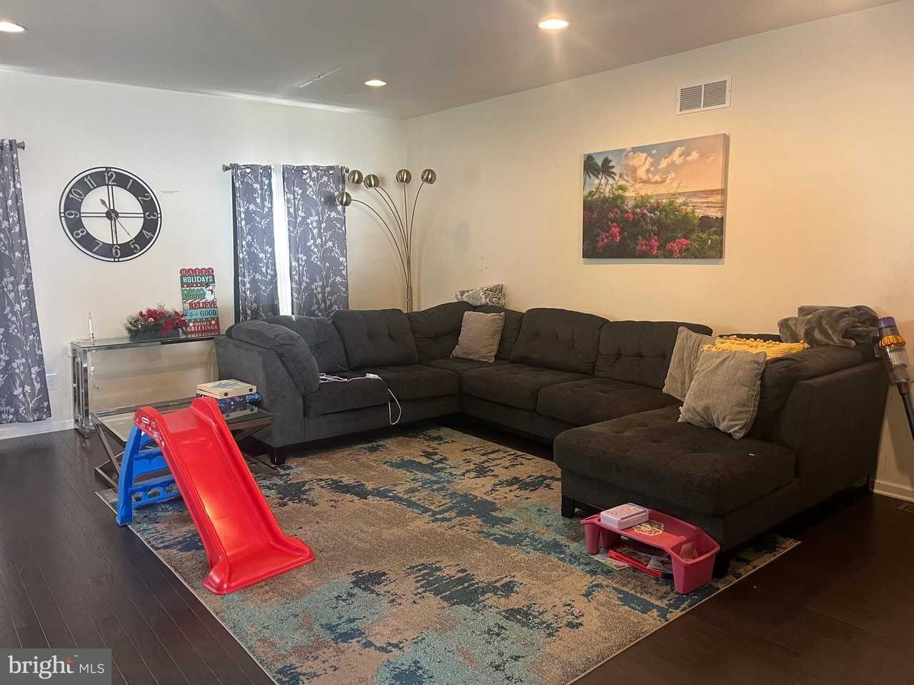 141 Graystone Dr - Photo 4 of 50