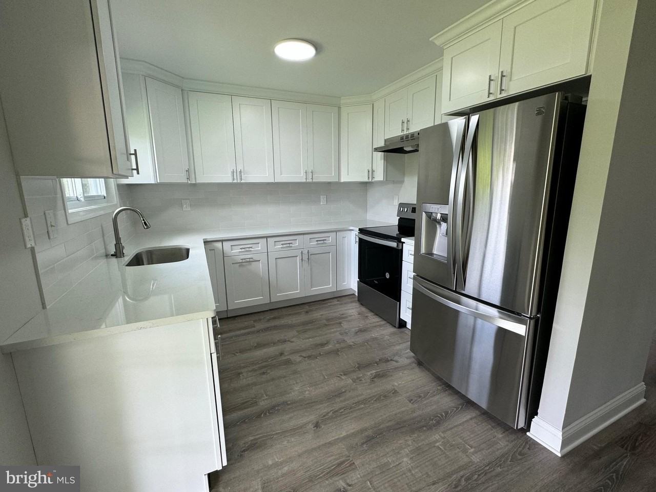 40 Tinsel Rd - Photo 2 of 25