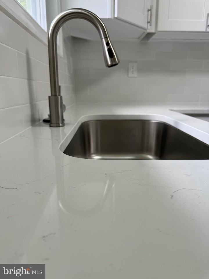 40 Tinsel Rd - Photo 5 of 25
