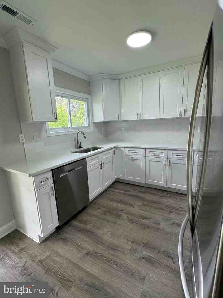 40 Tinsel Rd - Photo 6 of 25