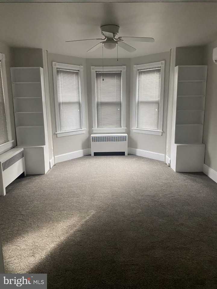 212 S Bellevue Ave - Photo 4 of 11