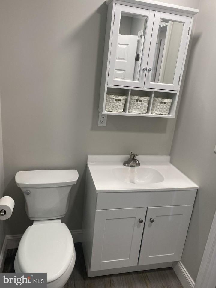 212 S Bellevue Ave - Photo 6 of 11