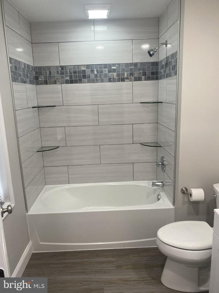 212 S Bellevue Ave - Photo 7 of 11