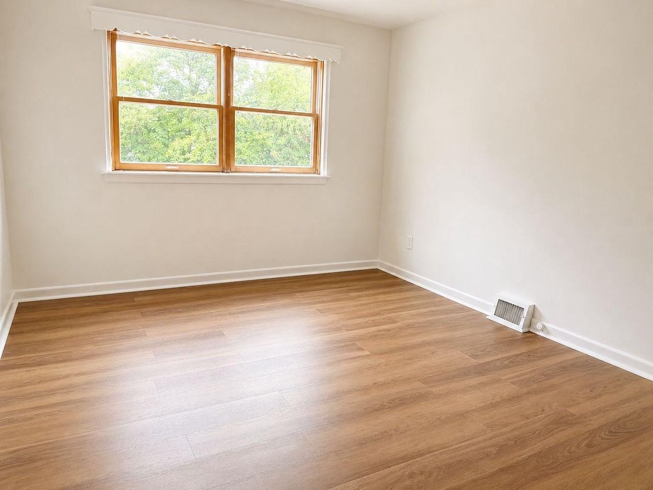 7818 Merion Ave #1stFL - Photo 6 of 11