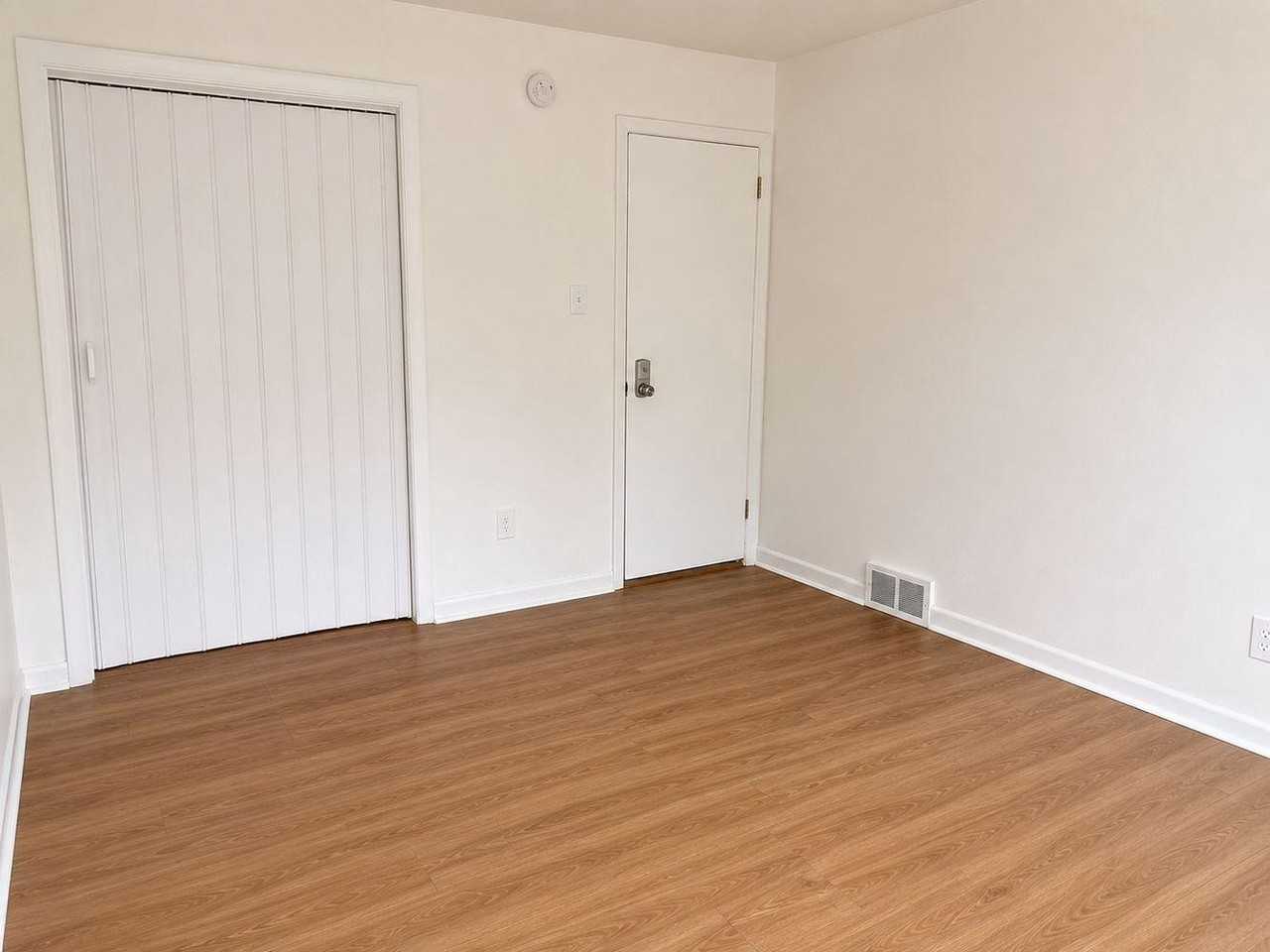7818 Merion Ave #1stFL - Photo 7 of 11
