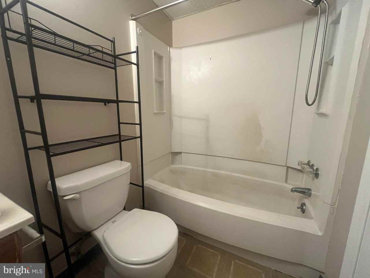 15413 Norwood Ave #B5 - Photo 7 of 14