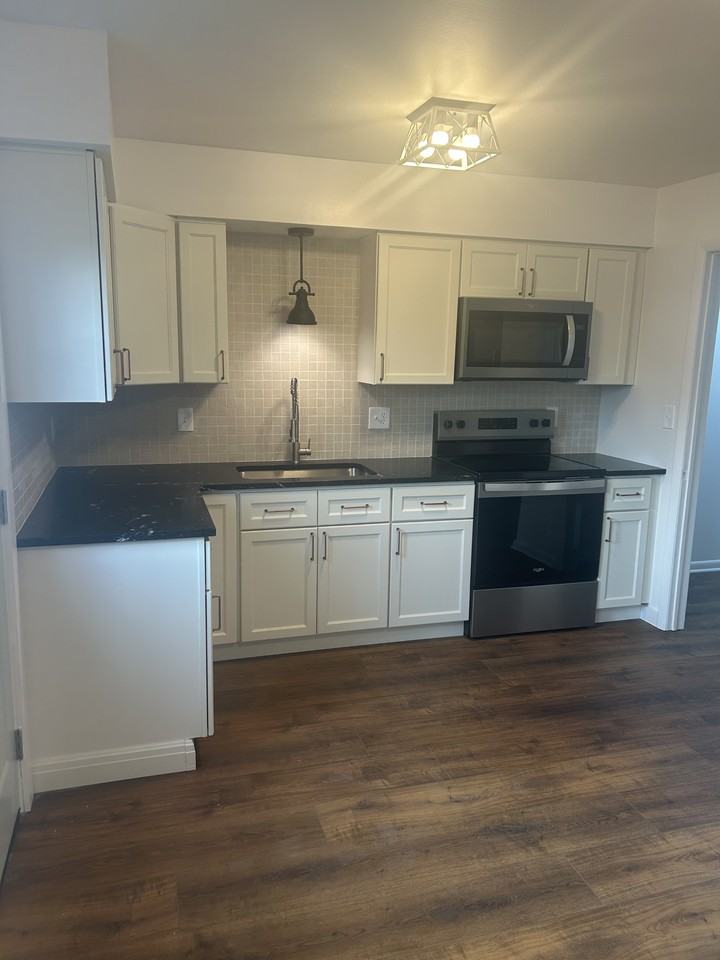 123 S 30th St #123 - Photo 3 of 14