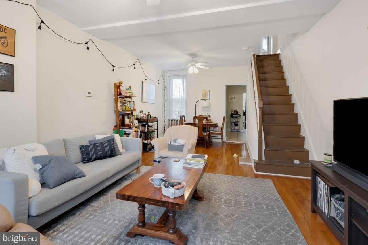 105 W Salaignac St - Photo 2 of 32