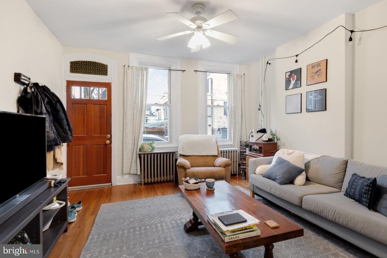 105 W Salaignac St - Photo 4 of 32