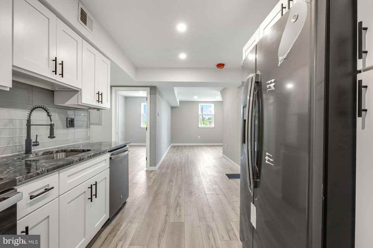 435 W Susquehanna Ave #2 - Photo 3 of 24