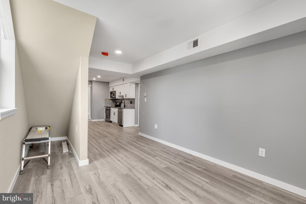 435 W Susquehanna Ave #2 - Photo 7 of 24