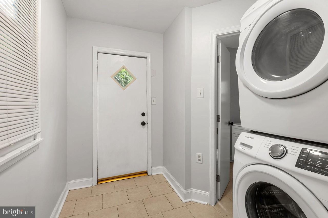 2733 N 20th St - Photo 5 of 14