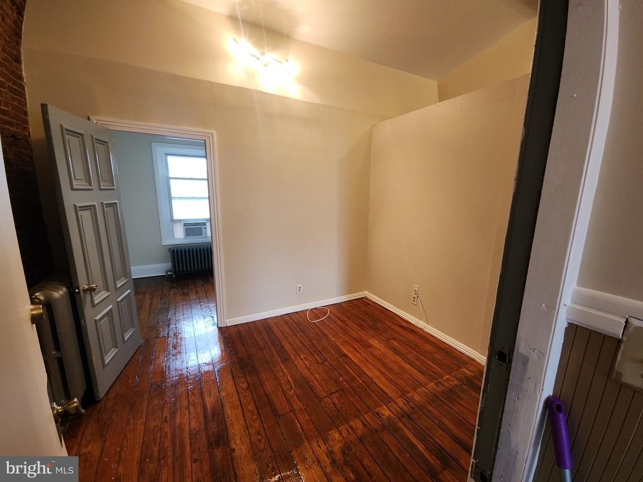 2210 E York St #3F - Photo 2 of 13