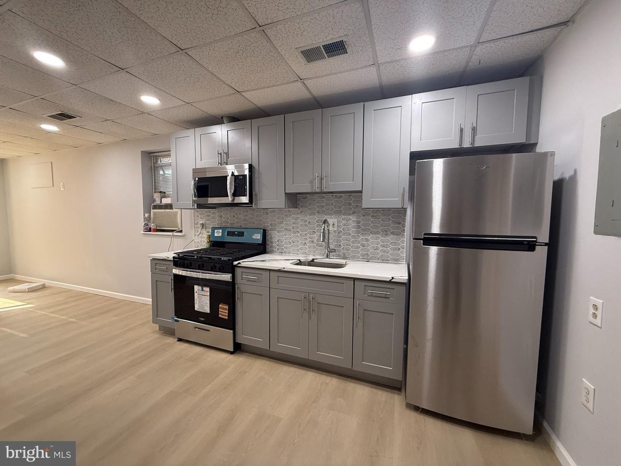 512 S 5th St #3 - Photo 2 of 13